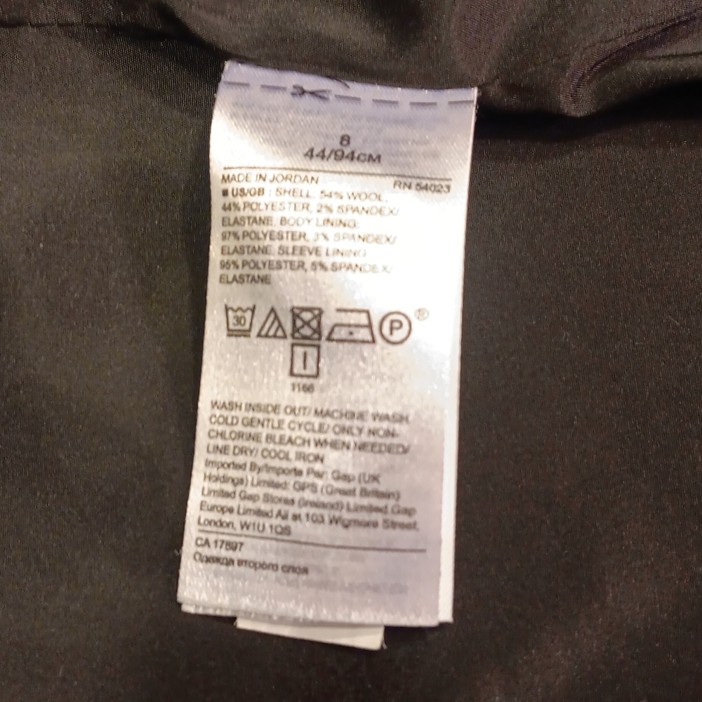 Banana Republic Classic-Fit Machine-Washable Italian Wool Blend Blazer In Black - Picture 11 of 14